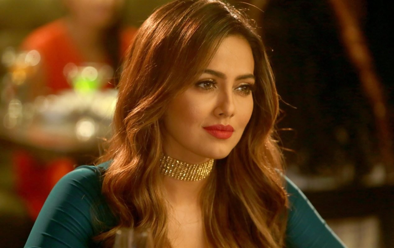 Face Spa by Sana Khan